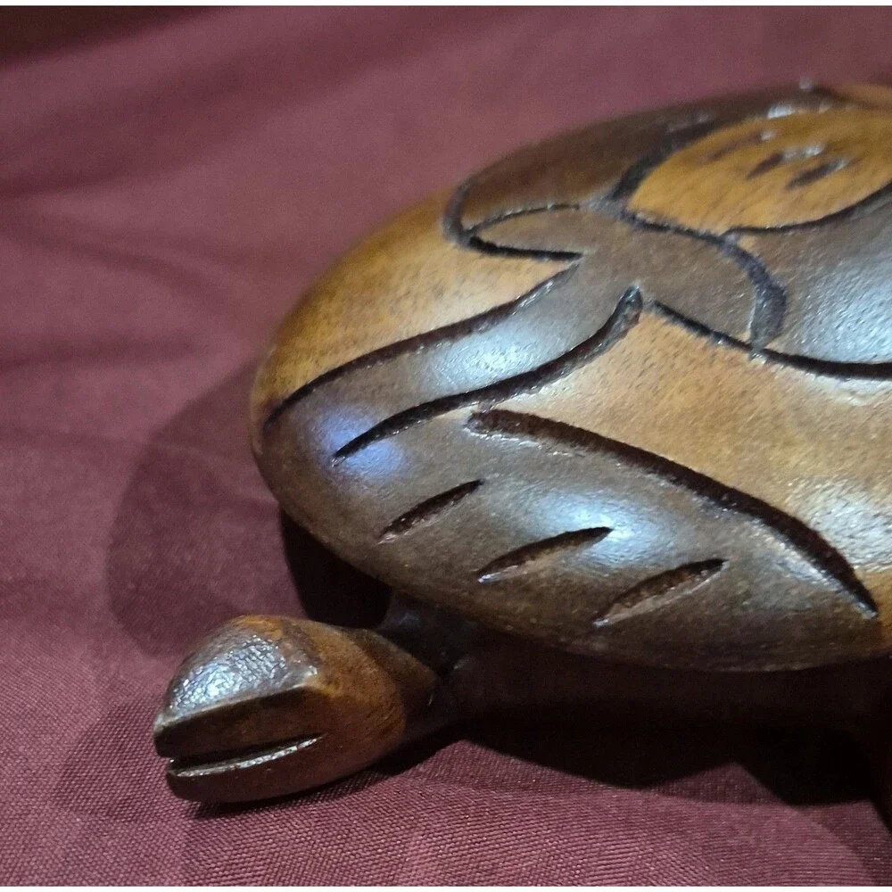 Vintage Hand Carved Wood Turtle Trinket Box 7